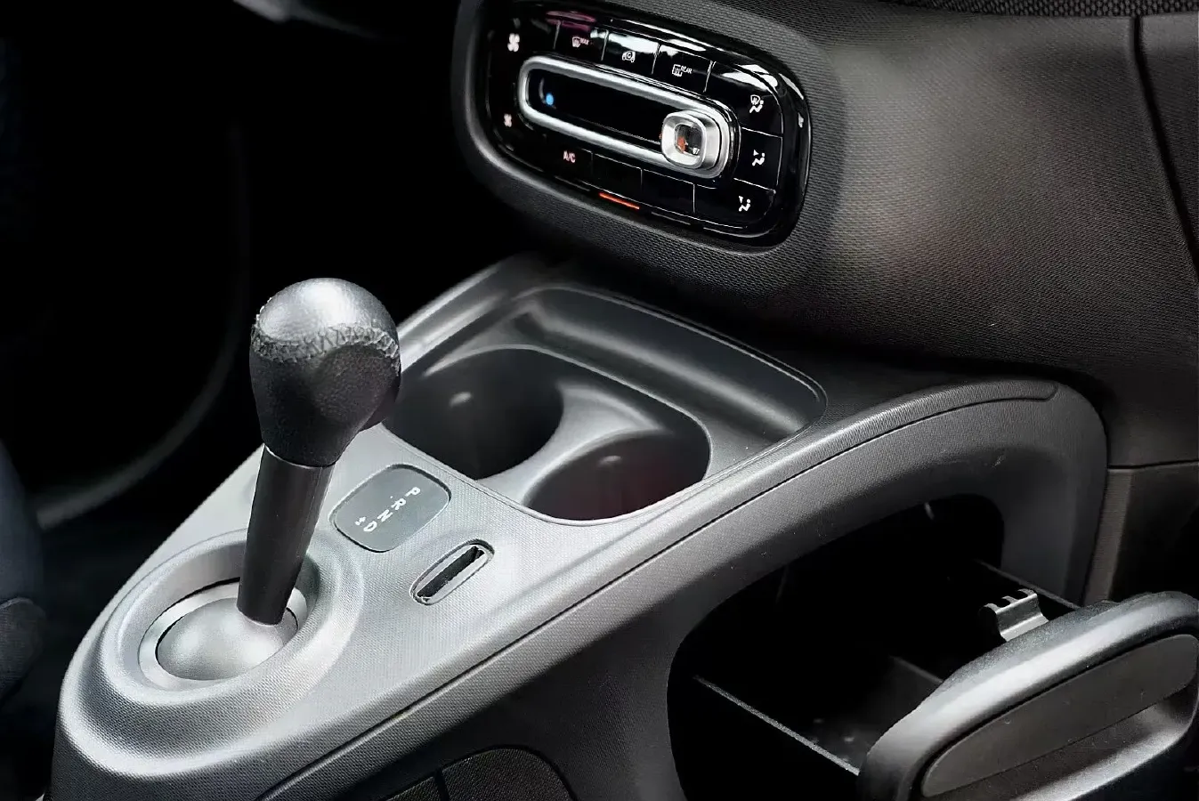 2016 Smart smart fortwo 0.9T 90HP L3 6DCT,autocango,china used car exporter,china ev exporter,chinese used car exporter,chinese used ev exporter