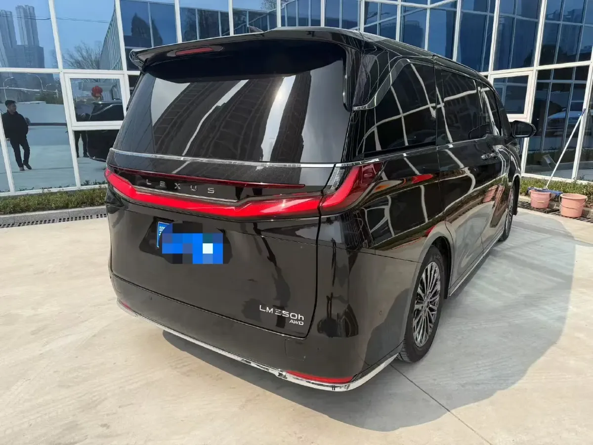 2023 Lexus LM 2.5L 190HP L4 E-CVT Hybrid,autocango,china used car exporter,china ev exporter,chinese used car exporter,chinese used ev exporter
