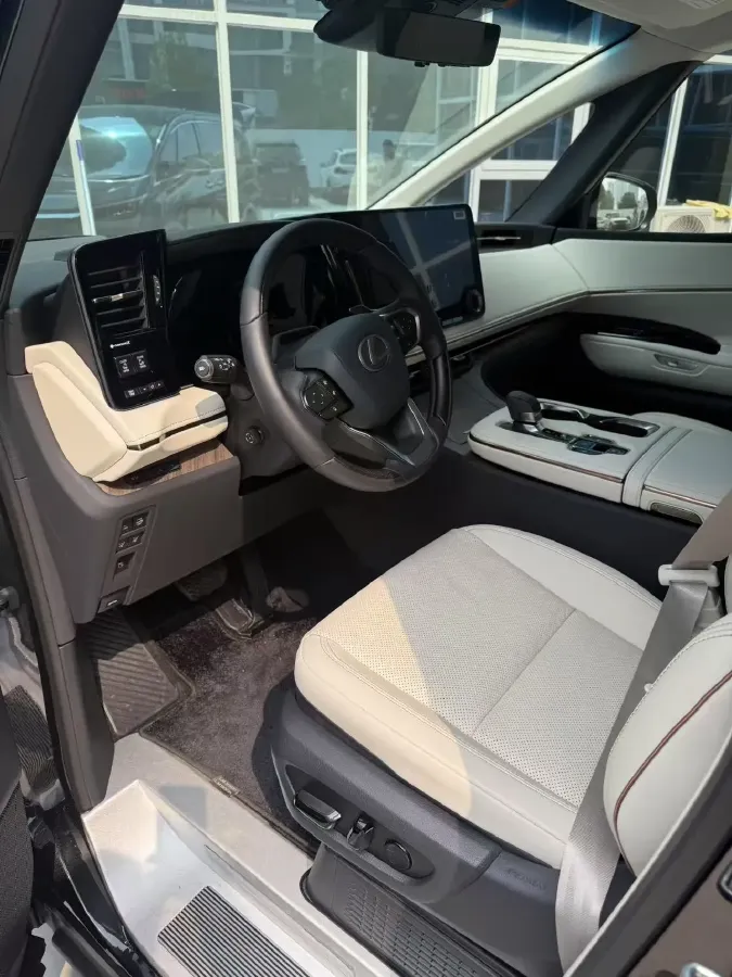 2023 Lexus LM 2.5L 190HP L4 E-CVT Hybrid,autocango,china used car exporter,china ev exporter,chinese used car exporter,chinese used ev exporter