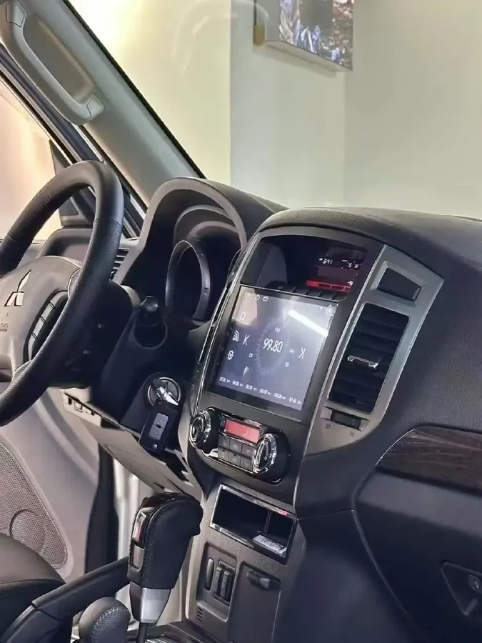 2004 Mitsubishi Pajero 2.0 5MT,autocango,china used car exporter,china ev exporter,chinese used car exporter,chinese used ev exporter