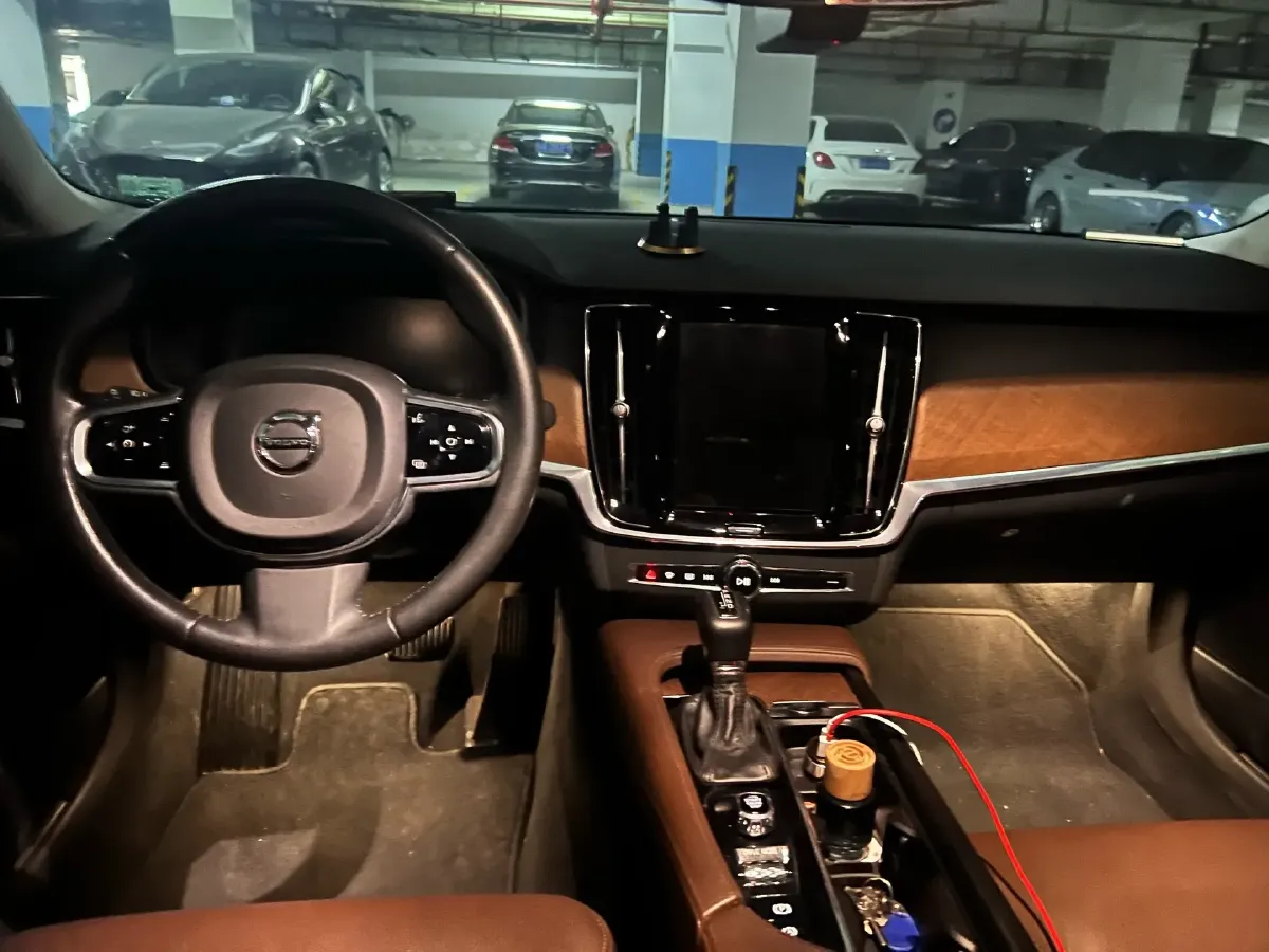 2020 Volvo S90 2.0T 254HP L4 8AT,autocango,china used car exporter,china ev exporter,chinese used car exporter,chinese used ev exporter