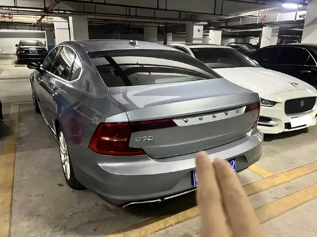 2020 Volvo S90 2.0T 254HP L4 8AT,autocango,china used car exporter,china ev exporter,chinese used car exporter,chinese used ev exporter