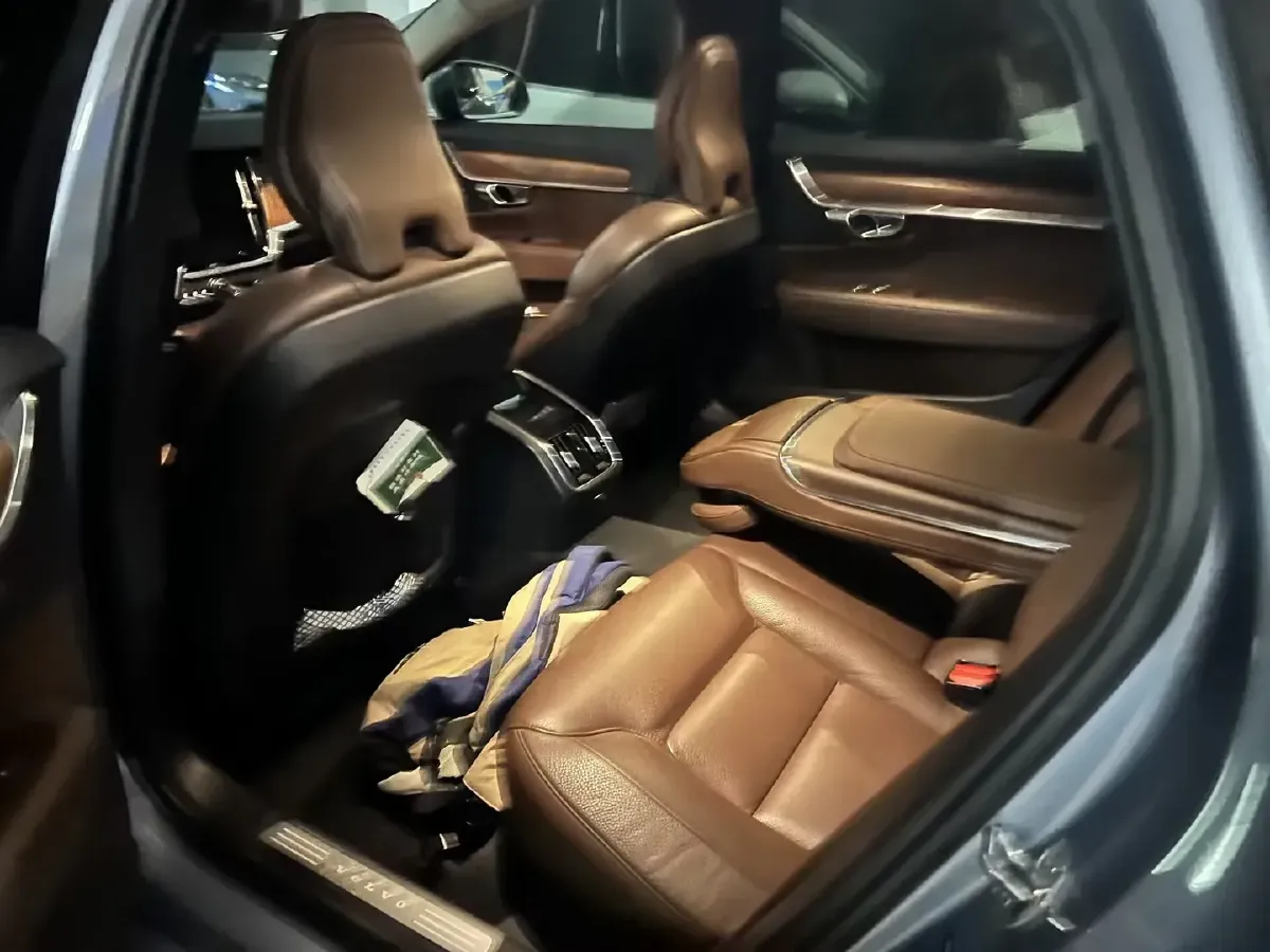 2020 Volvo S90 2.0T 254HP L4 8AT,autocango,china used car exporter,china ev exporter,chinese used car exporter,chinese used ev exporter