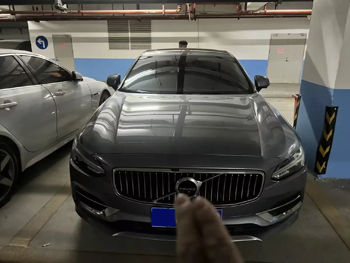 2020 Volvo S90 2.0T 254HP L4 8AT,autocango,china used car exporter,china ev exporter,chinese used car exporter,chinese used ev exporter