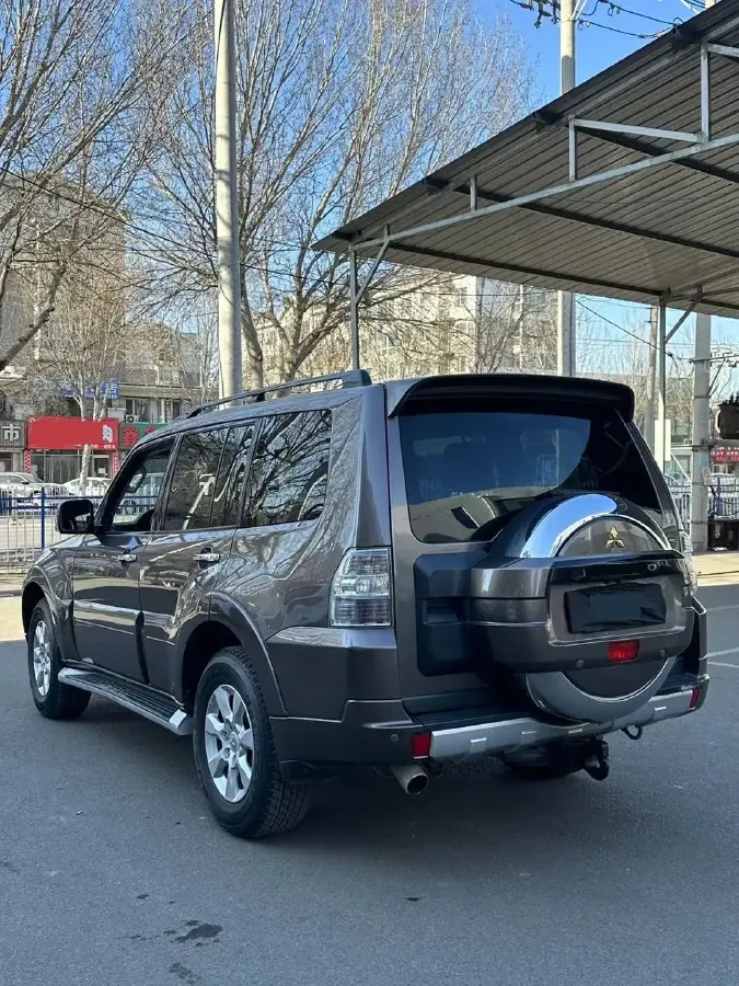 2014 Mitsubishi Pajero 3.0L 177HP V6 5AT,autocango,china used car exporter,china ev exporter,chinese used car exporter,chinese used ev exporter