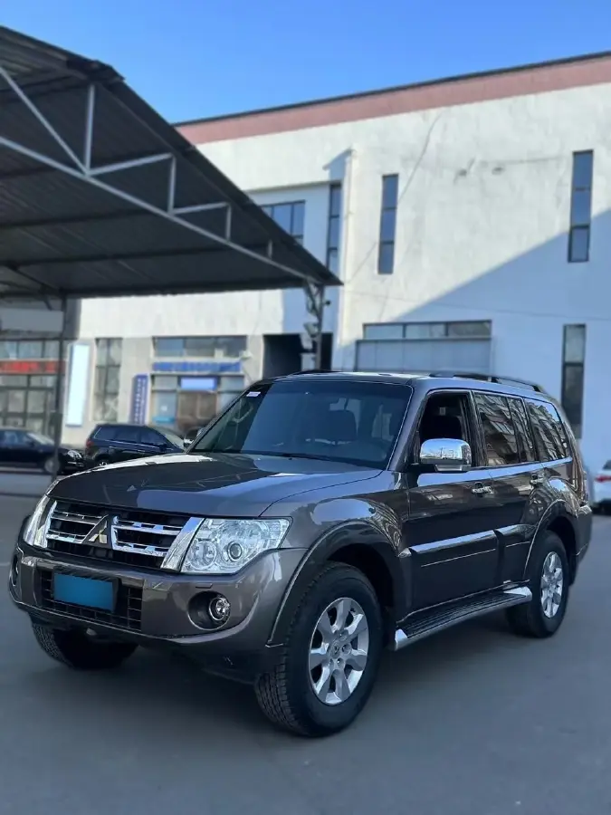 2014 Mitsubishi Pajero 3.0L 177HP V6 5AT