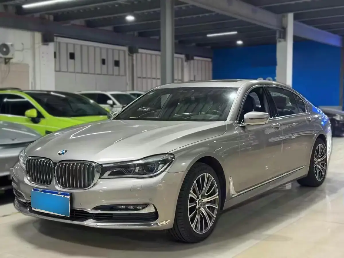2016 BMW 7 Series 3.0T 326HP L6 8AT