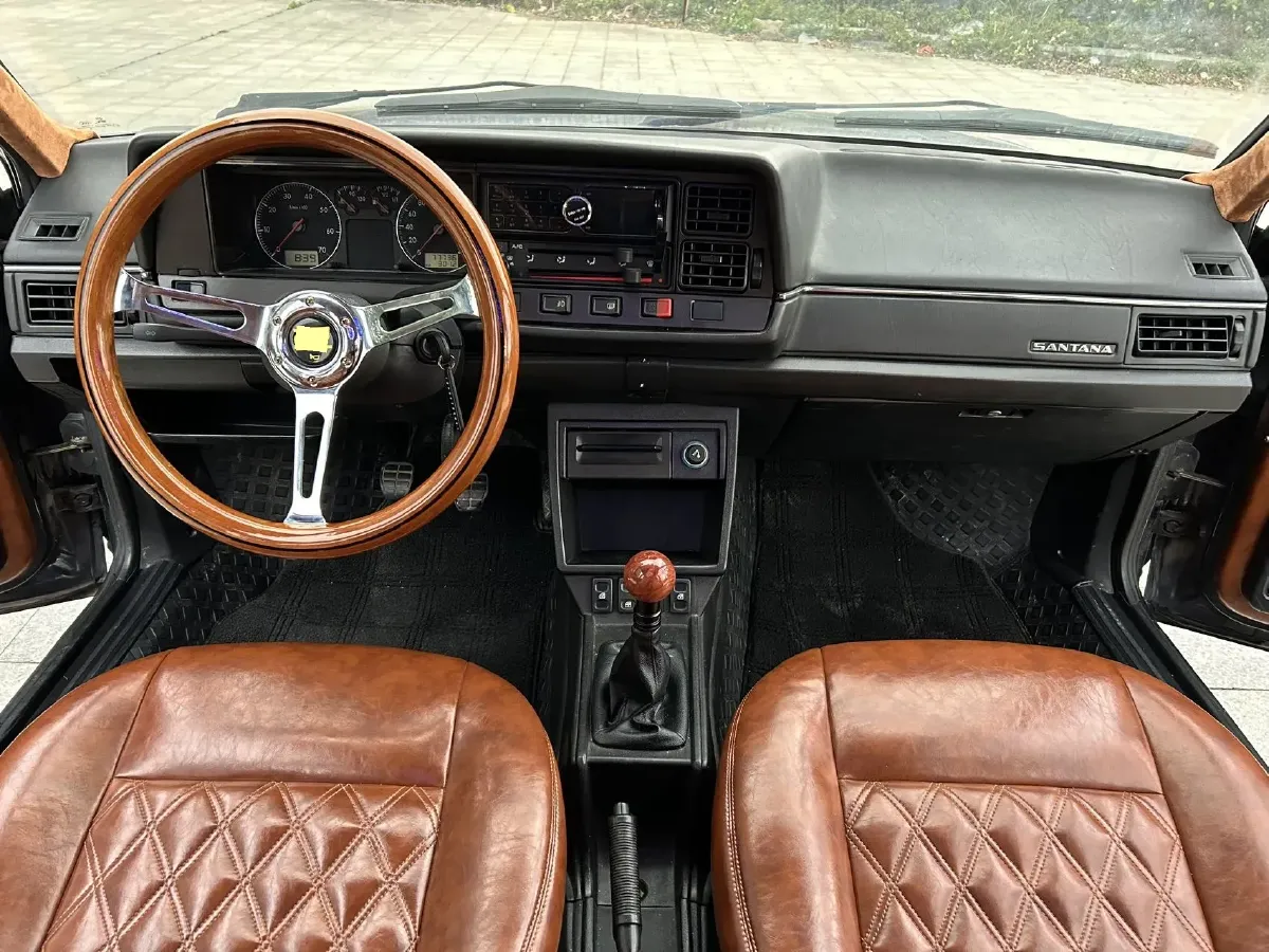 2006 Volkswagen Santana Vista 2.0L 108HP L4 5MT,autocango,china used car exporter,china ev exporter,chinese used car exporter,chinese used ev exporter