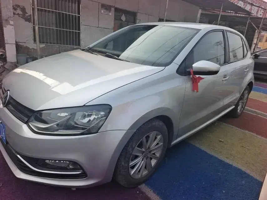 2014 Volkswagen Polo 1.6L 110HP L4 6AT