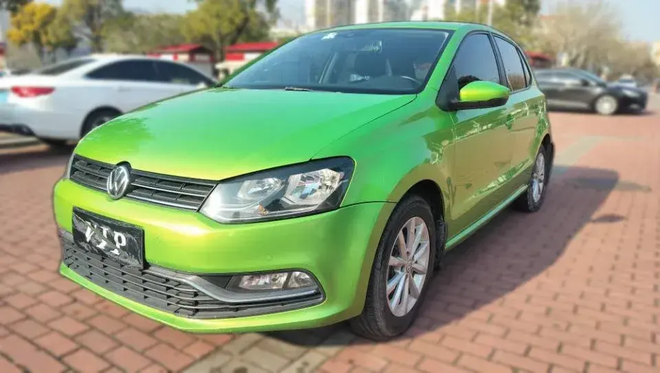 2014 Volkswagen Polo 1.4L 90HP L4 6AT