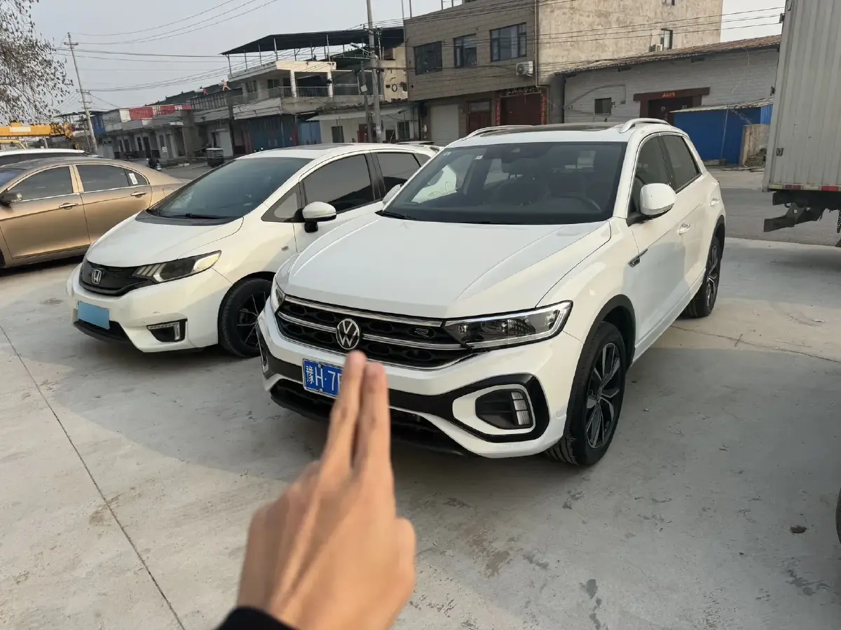 2024 Volkswagen T-Roc 1.5T 160HP L4 7DCT