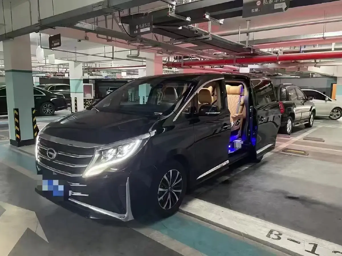 2021 GAC Trumpchi M8 2.0T 252HP L4 8AT