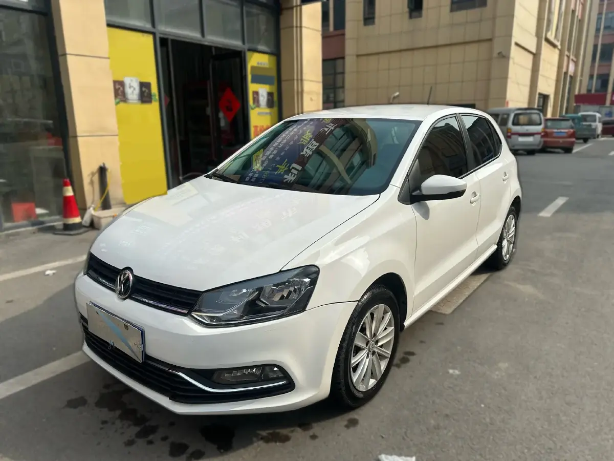 2016 Volkswagen Polo 1.6L 110HP L4 5MT