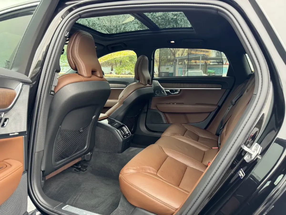 2022 Volvo S90 2.0T 250HP L4 8AT,autocango,china used car exporter,china ev exporter,chinese used car exporter,chinese used ev exporter