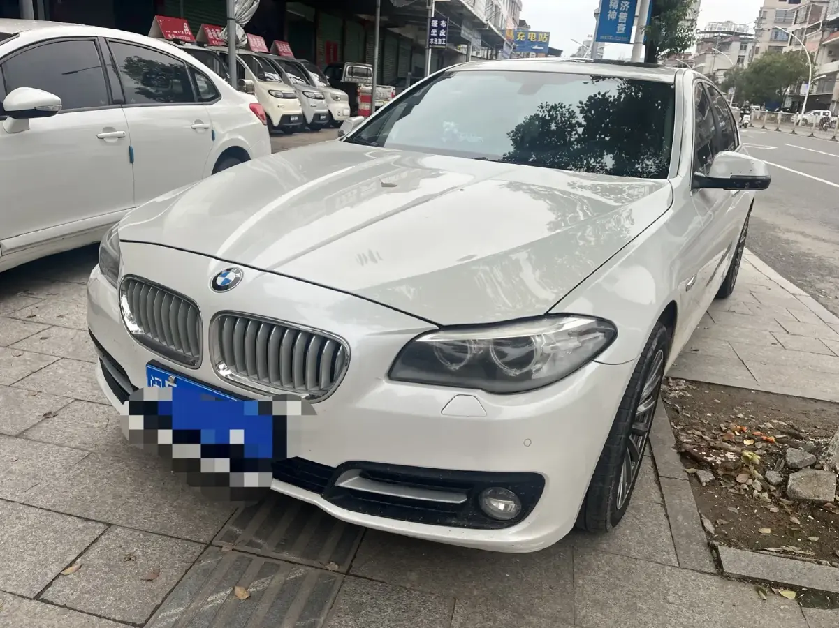 2015 BMW 5 Series 3.0T 306HP L6 8AT