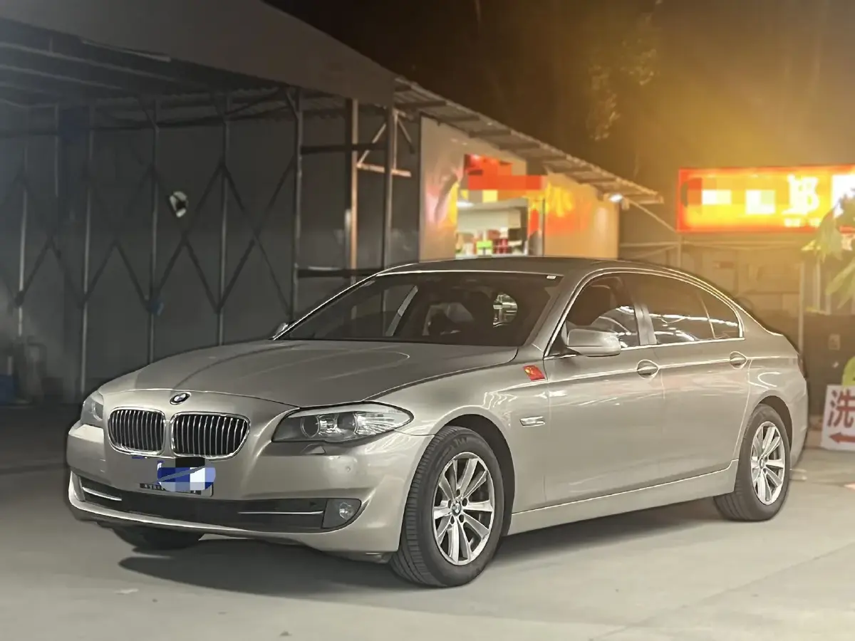 2012 BMW 5 Series 2.5L 204HP L6 8AT