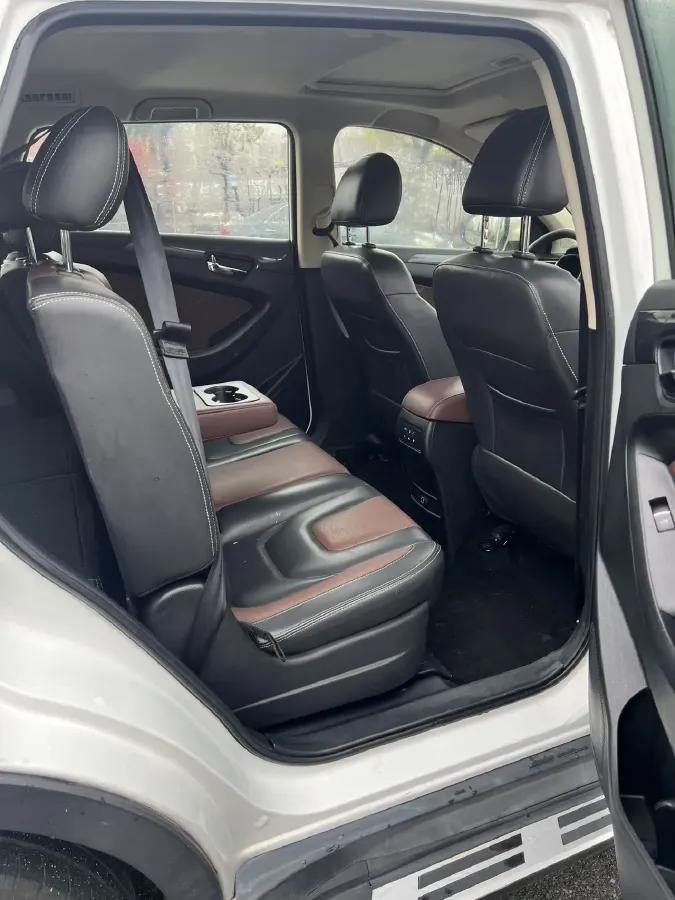 2016 DongFeng Fengon Fengon 580 1.5T 150HP L4 CVT,autocango,china used car exporter,china ev exporter,chinese used car exporter,chinese used ev exporter