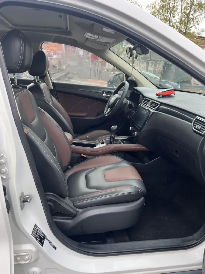 2016 DongFeng Fengon Fengon 580 1.5T 150HP L4 CVT,autocango,china used car exporter,china ev exporter,chinese used car exporter,chinese used ev exporter