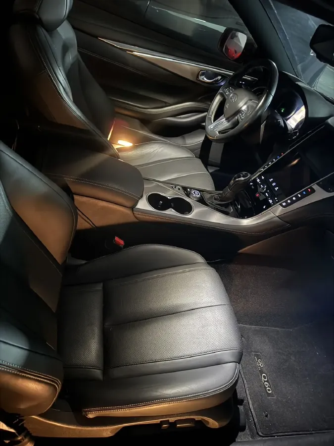 2017 Infiniti Q60 2.0T 211HP L4 7AT,autocango,china used car exporter,china ev exporter,chinese used car exporter,chinese used ev exporter