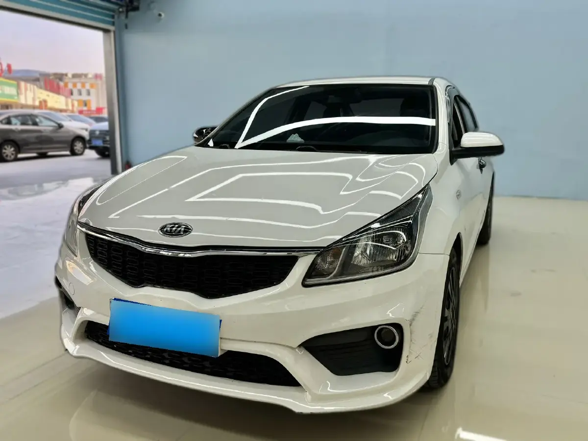 2017 Kia K2 1.4L 100HP L4 6MT