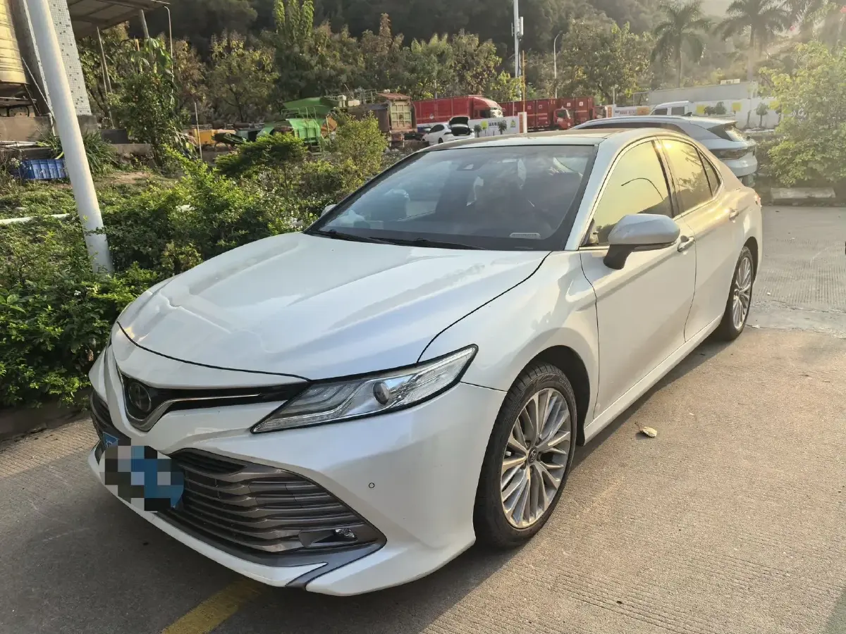 2018 Toyota Camry 2.5L 209HP L4 8AT