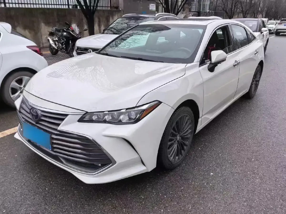 2023 Toyota Avalon 2.0L 177HP L4 CVT
