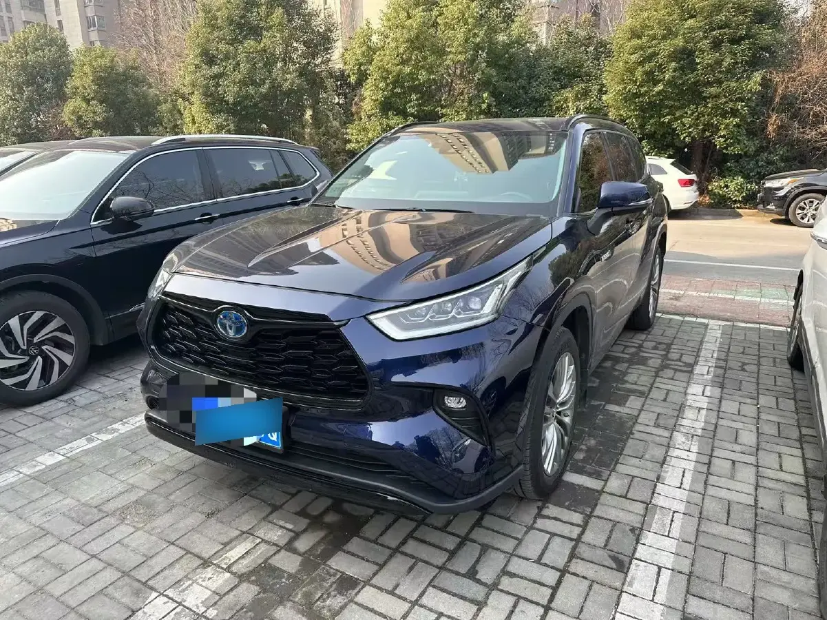 2022 Toyota Highlander 2.5L 192HP L4 E-CVT Hybrid
