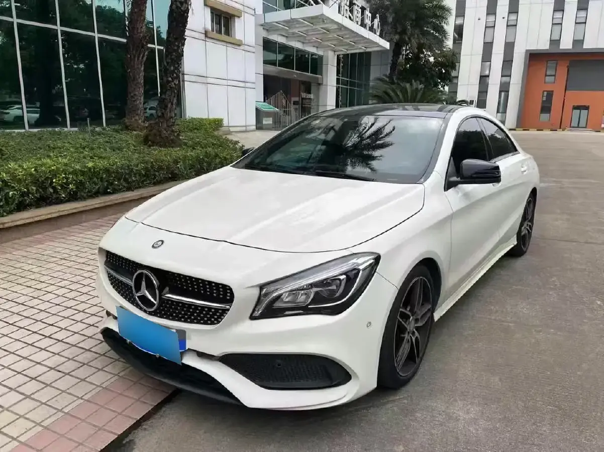 2017 Mercedes-Benz CLA Class 2.0T 184HP L4 7DCT