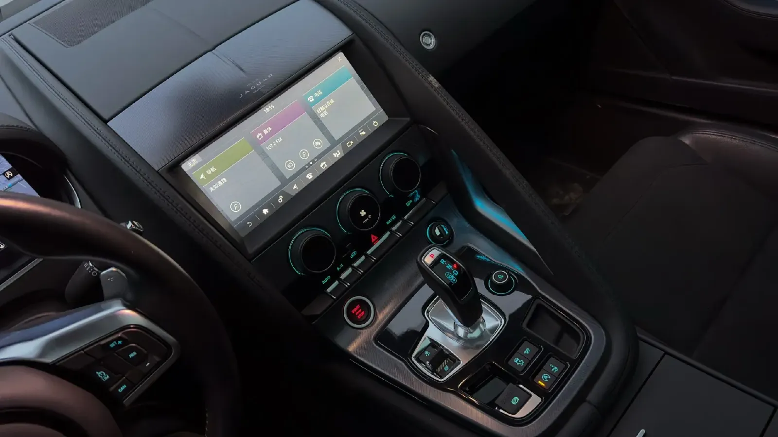 2021 Jaguar F-TYPE 3.0T 381HP V6 8AT,autocango,china used car exporter,china ev exporter,chinese used car exporter,chinese used ev exporter