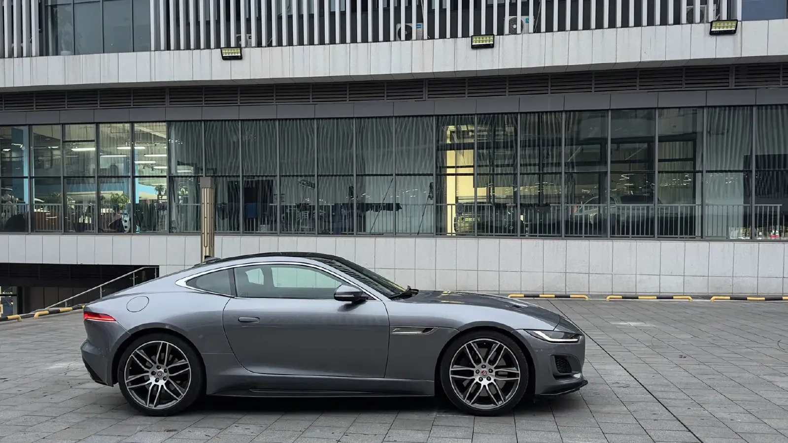 2021 Jaguar F-TYPE 3.0T 381HP V6 8AT,autocango,china used car exporter,china ev exporter,chinese used car exporter,chinese used ev exporter