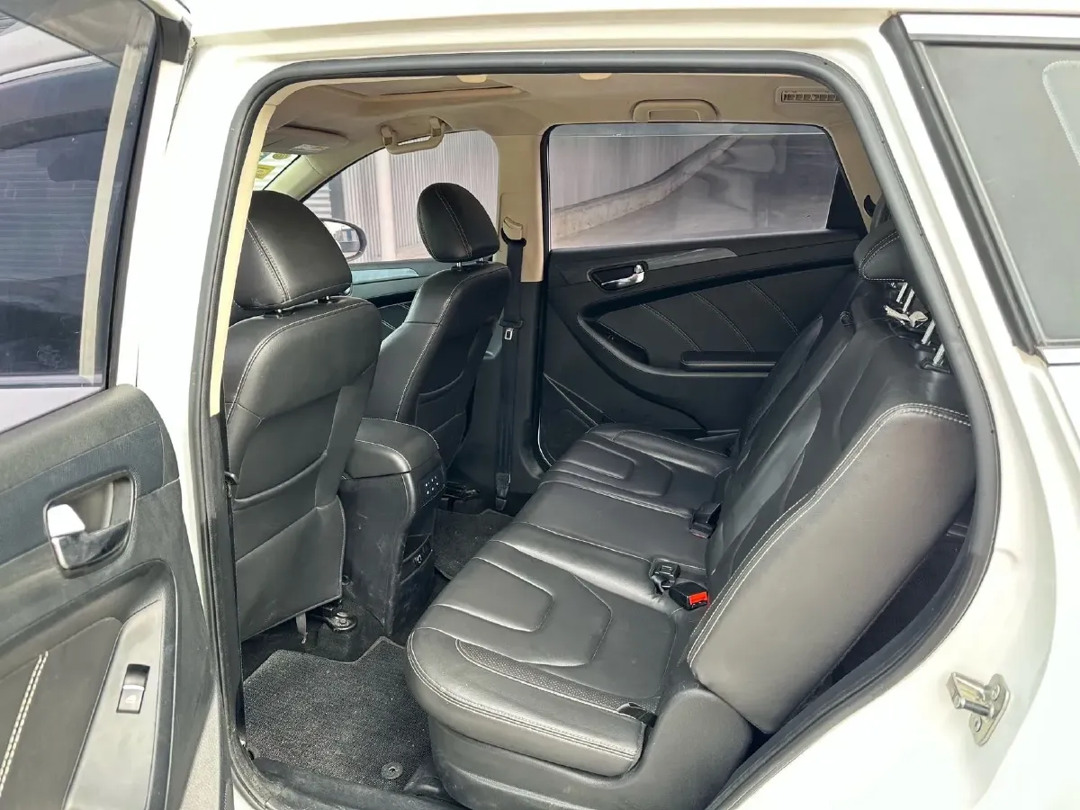 2016 DongFeng Fengon Fengon 580 1.5T 150HP L4 CVT,autocango,china used car exporter,china ev exporter,chinese used car exporter,chinese used ev exporter