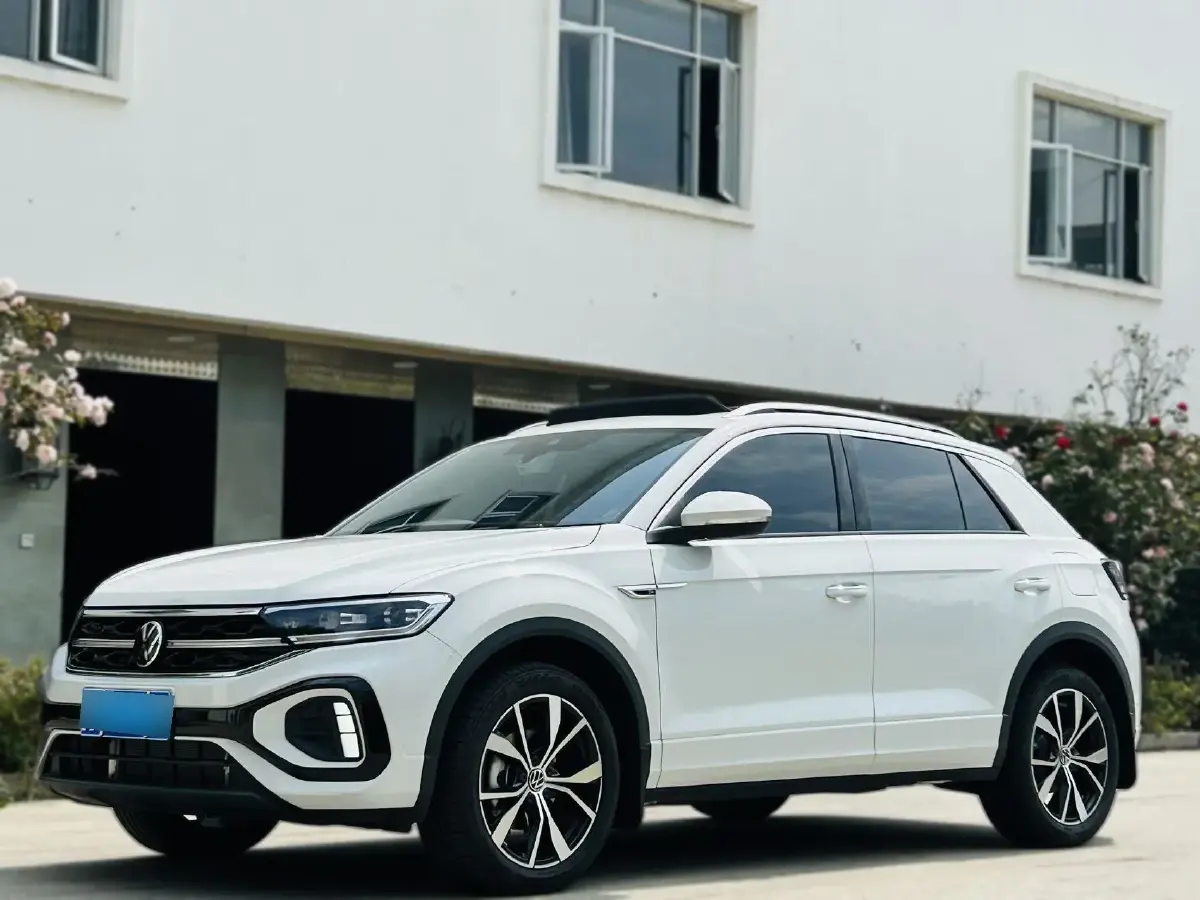 2024 Volkswagen T-Roc 1.5T 160HP L4 7DCT