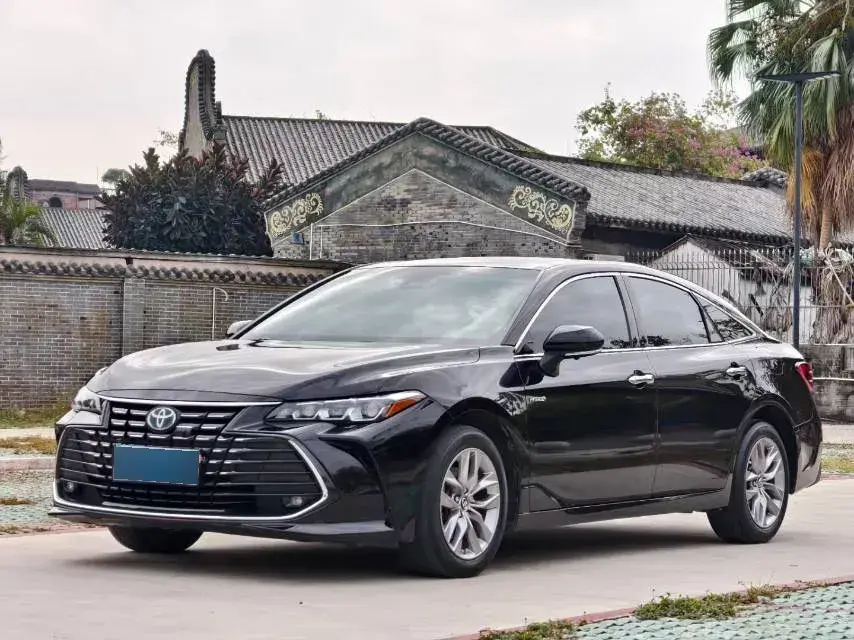 2019 Toyota Avalon 2.5L 178HP L4 E-CVT Hybrid