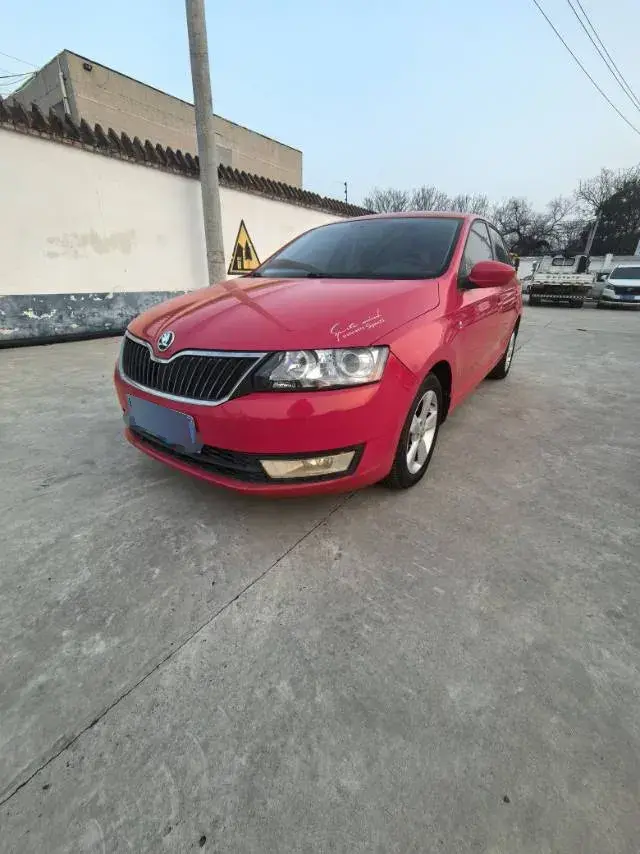 2016 Skoda Rapid Spaceback 1.4L 90HP L4 5MT