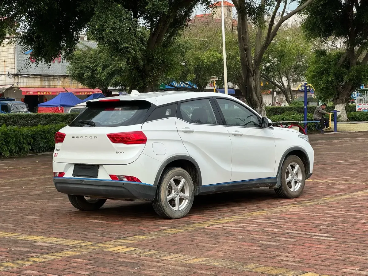 2021 DongFeng Fengon Fengon 500 1.5L 116HP L4 CVT,autocango,china used car exporter,china ev exporter,chinese used car exporter,chinese used ev exporter