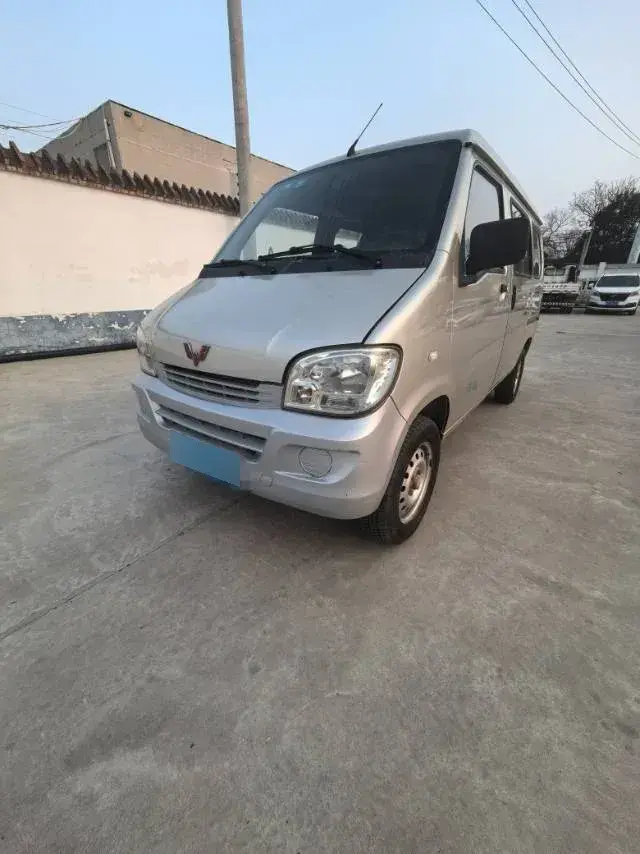 2013 WuLing ZhiGuang 1.0L 61HP L4 5MT