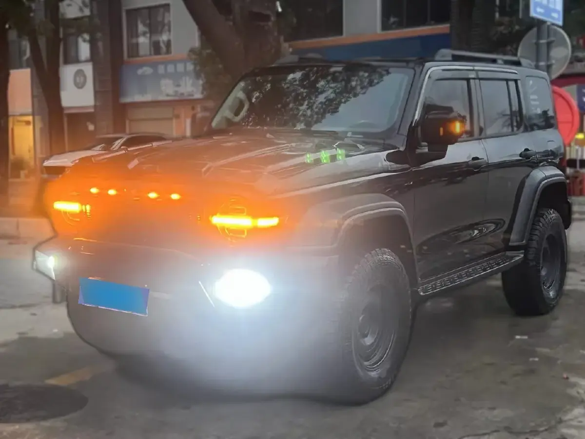 2023 Tank 300 2.0T 227HP L4 8AT