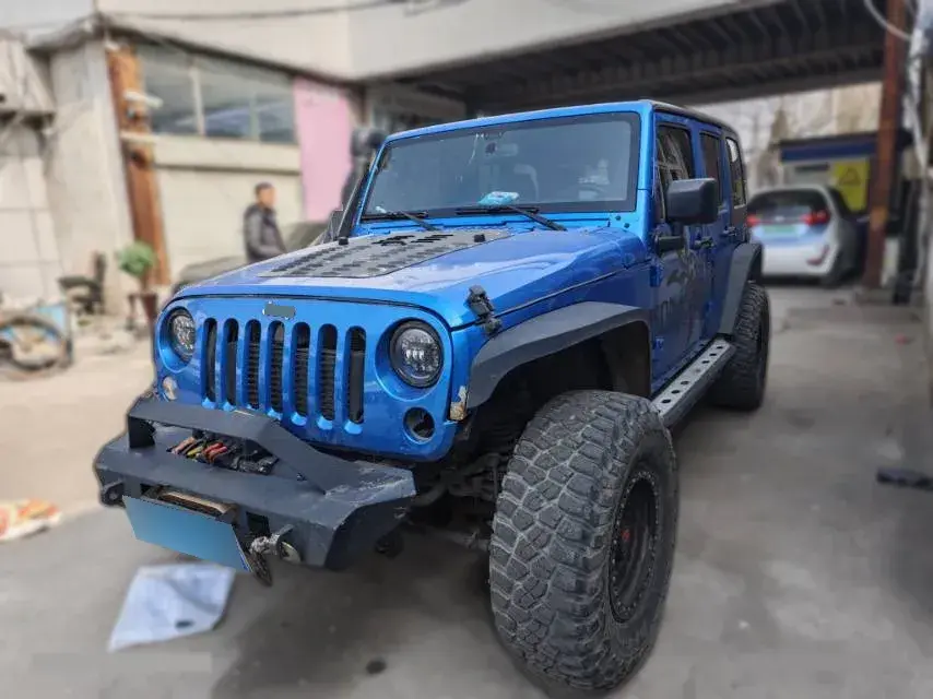 2014 Jeep Wrangler 2.8T 200HP L4 5AT