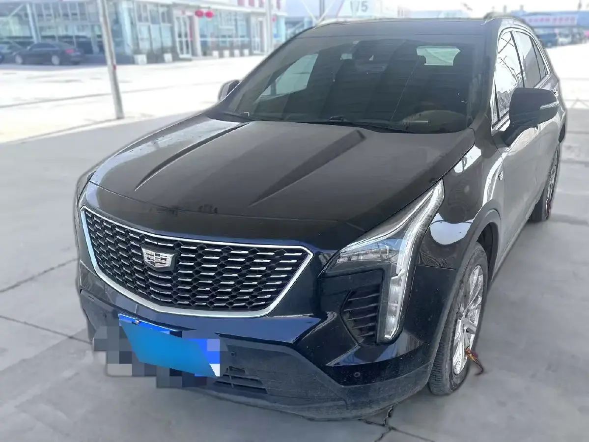 2018 Cadillac XT4 2.0T 241HP L4 9AT