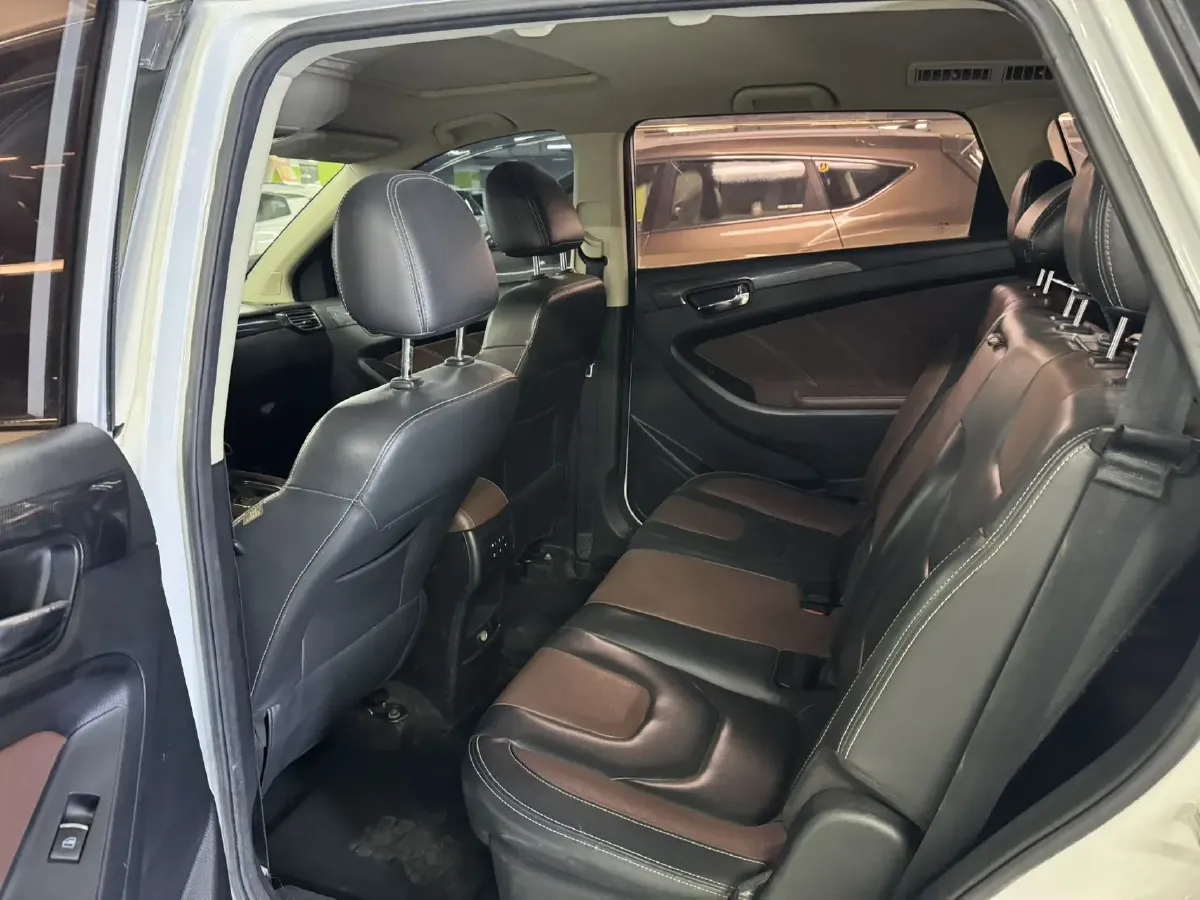 2016 DongFeng Fengon Fengon 580 1.5T 150HP L4 CVT,autocango,china used car exporter,china ev exporter,chinese used car exporter,chinese used ev exporter