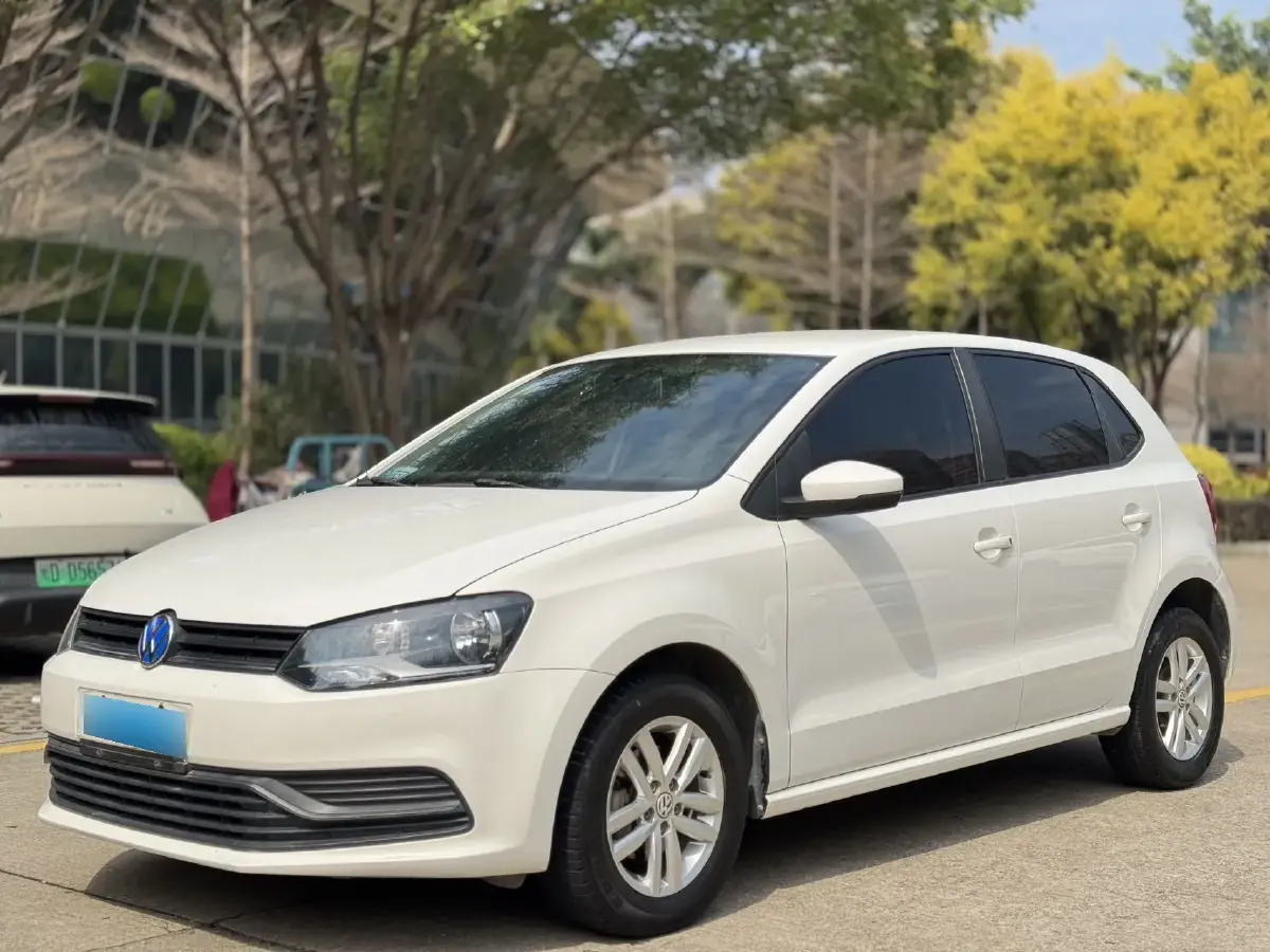 2016 Volkswagen Polo 1.4L 90HP L4 6AT