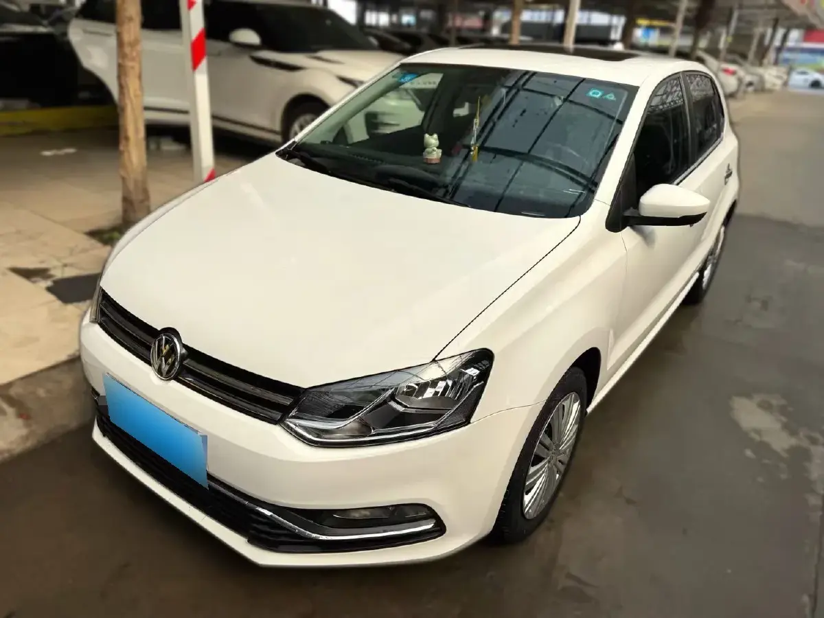 2016 Volkswagen Polo 1.6L 110HP L4 5MT