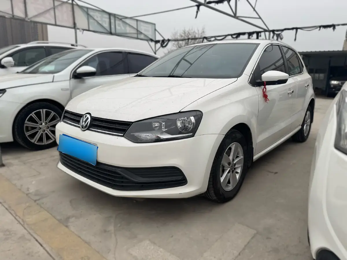 2016 Volkswagen Polo 1.4L 90HP L4 6AT