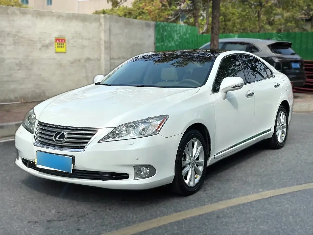 2012 Lexus ES 2.4L 167HP L4 5AT