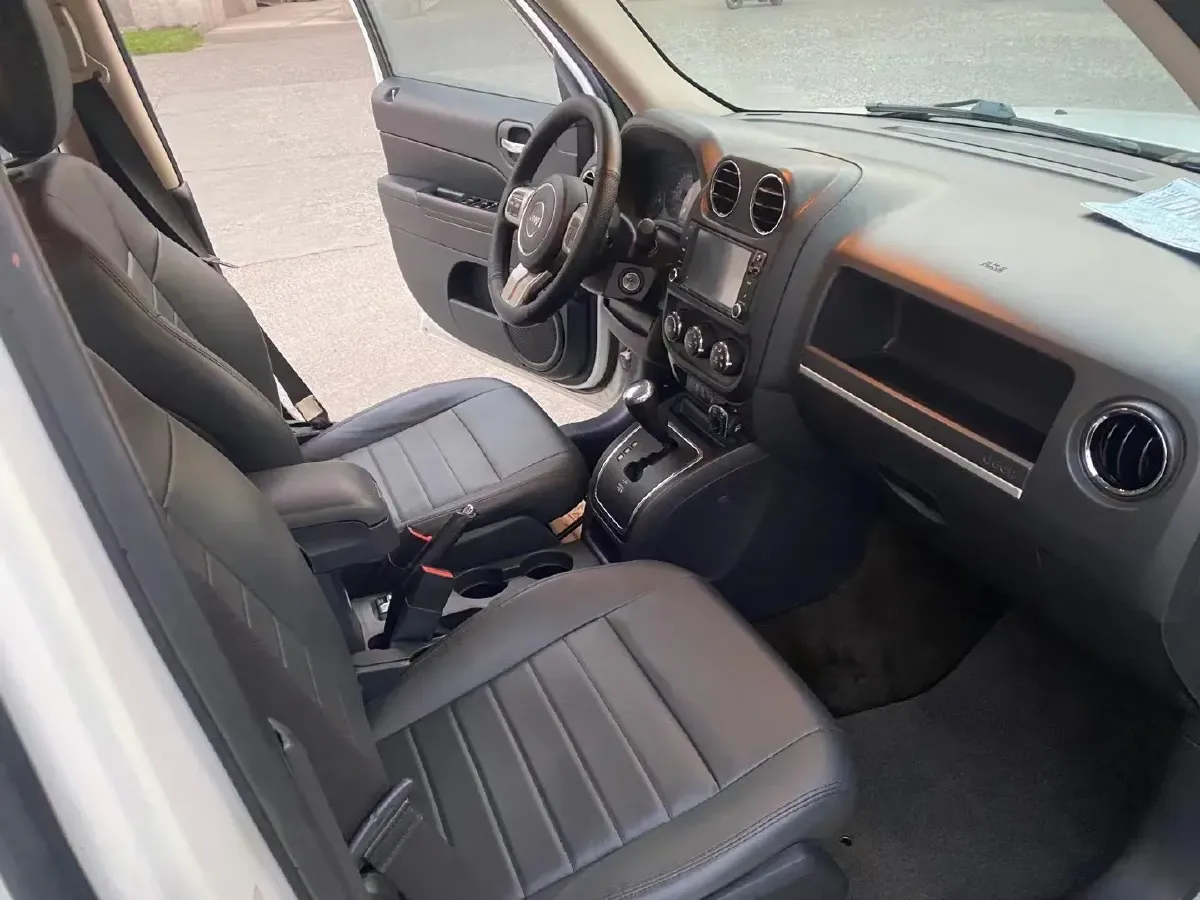 2014 Jeep Patriot 2.0L 156HP L4 CVT,autocango,china used car exporter,china ev exporter,chinese used car exporter,chinese used ev exporter