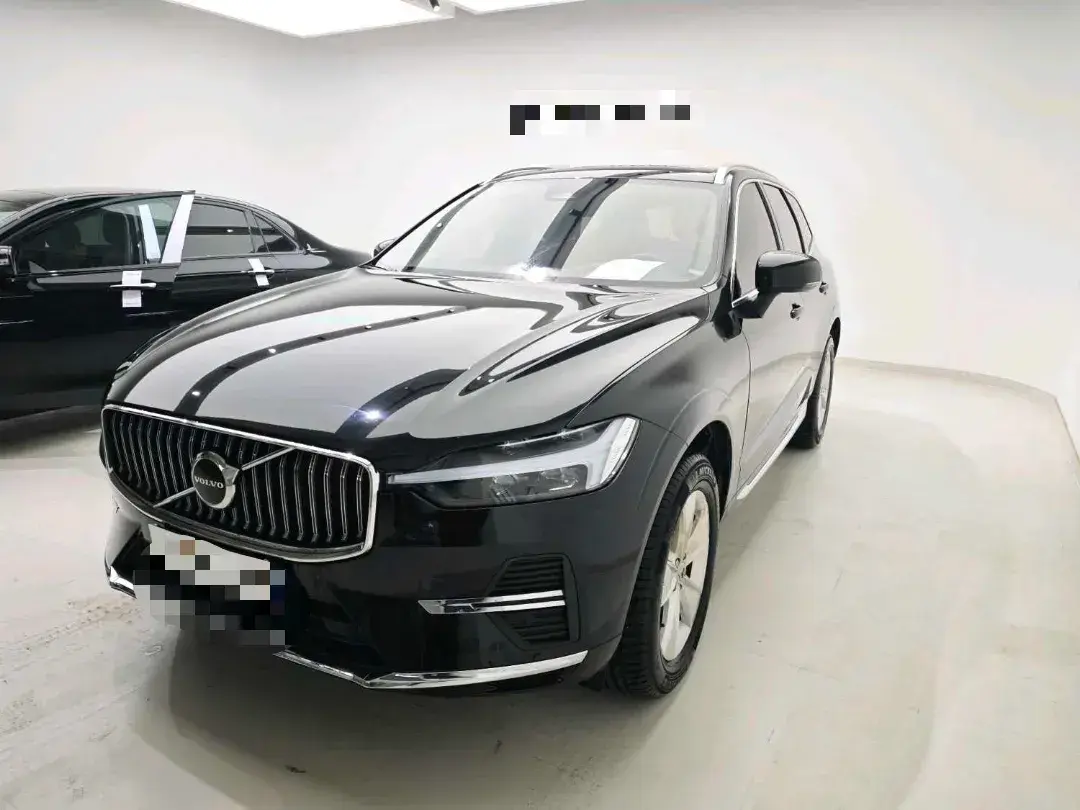 2022 Volvo XC60 2.0T 250HP L4 8AT