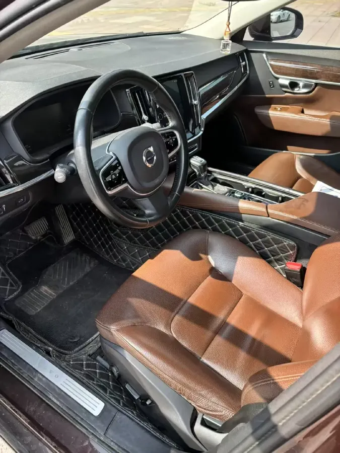 2018 Volvo S90 2.0T 190HP L4 8AT,autocango,china used car exporter,china ev exporter,chinese used car exporter,chinese used ev exporter