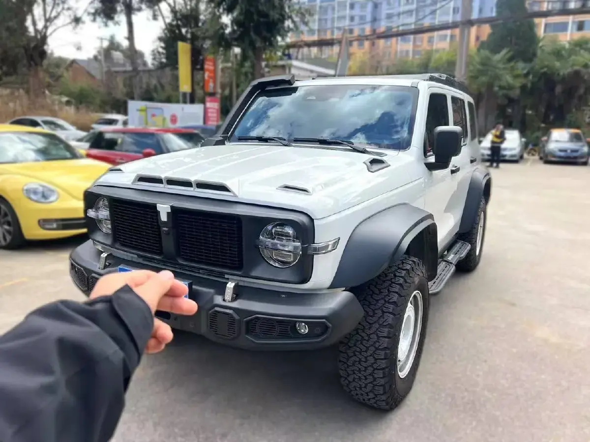 2023 Tank 300 2.0T 227HP L4 8AT