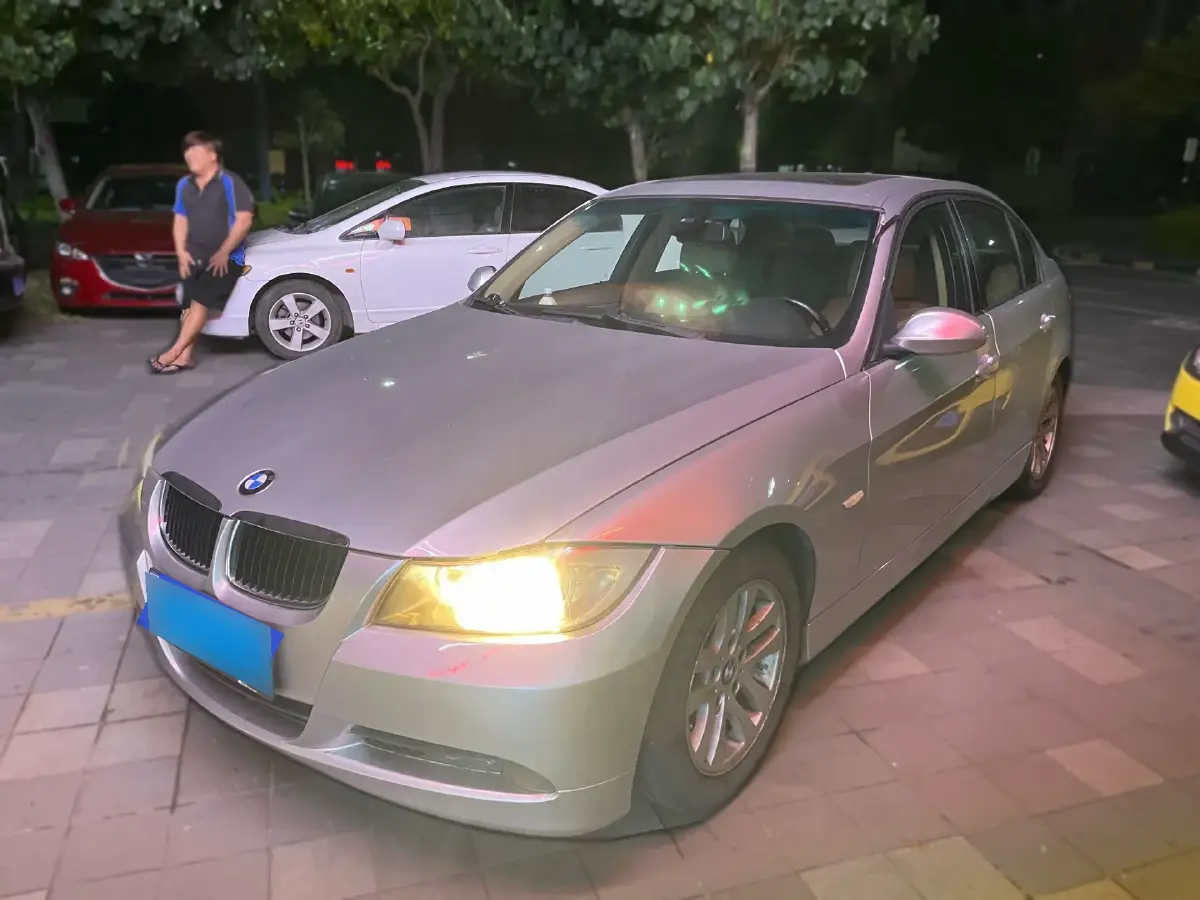 2010 BMW 3 Series 2.0L 152HP L4 6AT