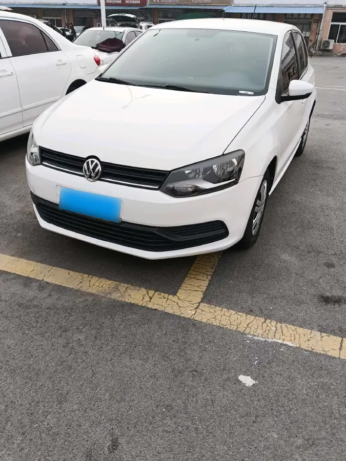 2016 Volkswagen Polo 1.4L 90HP L4 6AT